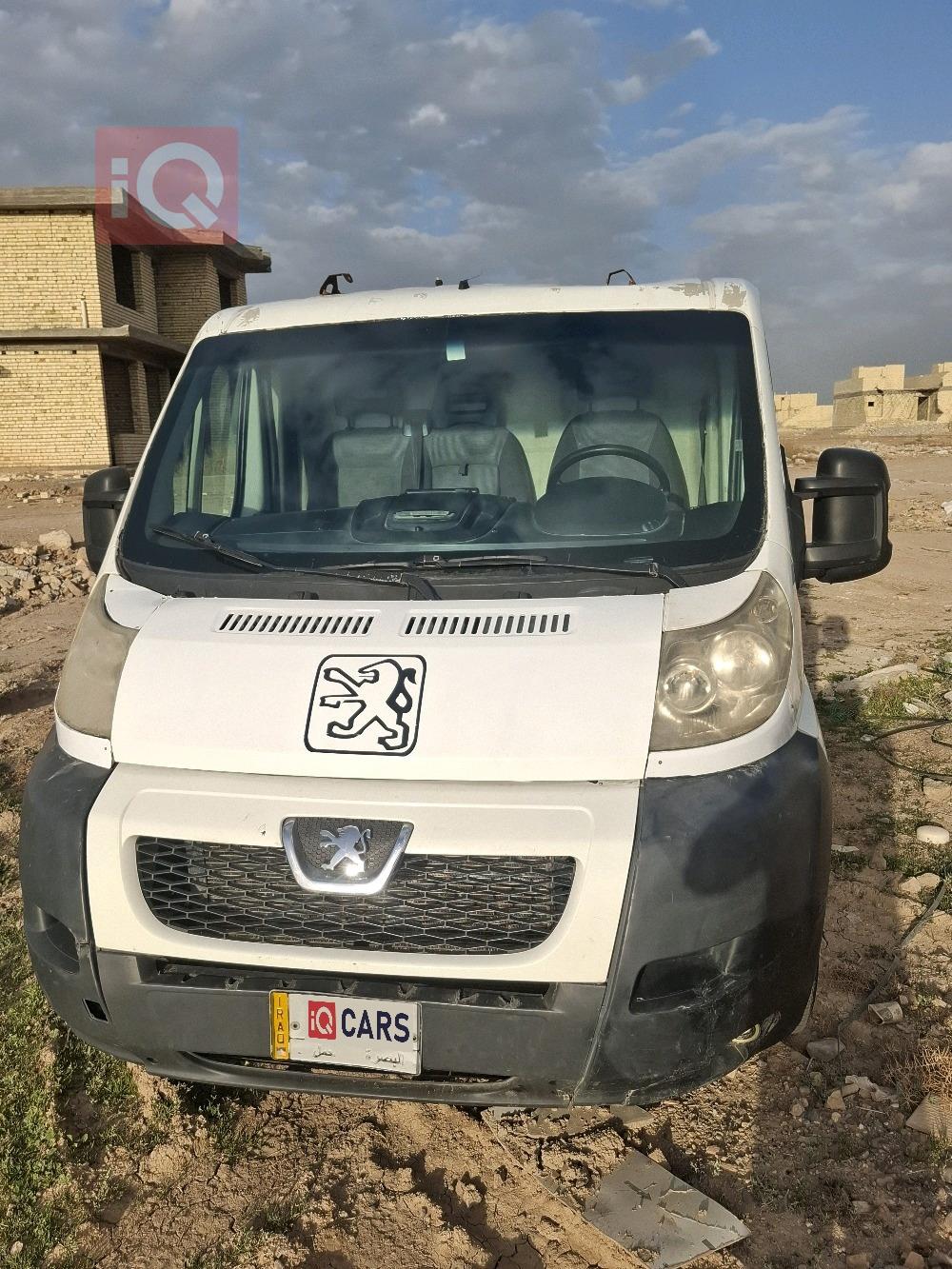 بيجو بوكسر
